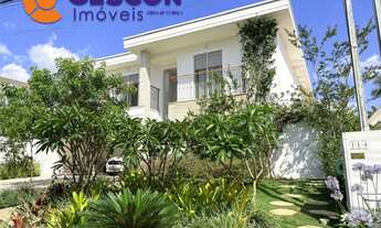 Imagem: Imponente casa em condomínio de luxo na