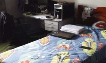 Imagem 3: CASA TERREA - ANTIGA ENTRA LATERAL POR AMBOS OS LADOS, EDICULA AMPLA NO FUNDO DO QUINTAL