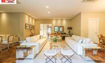 Imagem 2: Residência em rua tranquila e arborizada. Excelentes acabamentos, conforto, privacidade e