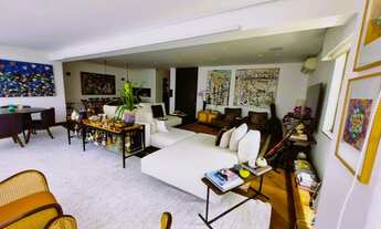 Imagem: AMPLA COBERTURA DE FRENTE COM O COLEGIO