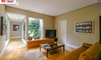 Imagem 6: Magnífica casa recém reformada, com iluminação natural e espaços amplos, localizada em uma