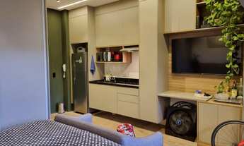 Imagem 7: Condomínio Edição Jardins Studio com pé direito duplo. Possui móveis embutidos da Idelli