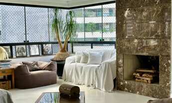 Imagem 2: Apartamento de 162m² com 2 suítes, 3 banheiros e 3 vagas. Com espaços bem distribuídos