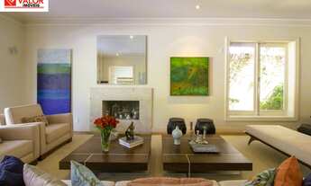 Imagem 3: MANSAO - LINDA Localizada em rua tranquila, com segurança motorizada, fácil acesso a Av. M