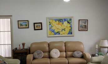 Imagem 2: Ótima casa, espaçosa, isolada dos dois lados, terreno com 324 metros, localizada em rua ar