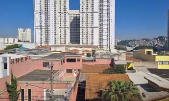 Imagem 7: VISTA PANORAMICA AO LADO DA LINHA AMARELA DO METRO COM PISO EM LAMINADO, ARMARIOS, LUSTR