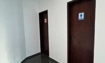 Imagem 5: Sala comercial com 50 mts, 2 banheiros e 2 vagas pronta para locação. Agenda uma visita co