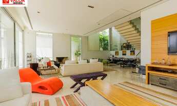 Imagem: SOBRADO NOVO - LOCAL NOBRE Casa nova com