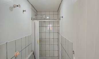 Imagem 7: Casa de fundos recém reformada, 1 dormitório, sala, cozinha e 1 banheiro. Agende uma visit