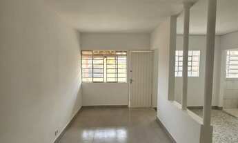 Imagem: Casa de fundos recém reformada, 1 dormitório