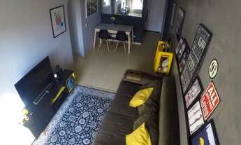 Imagem 2: Apartamento pronto pra morar, 3 dormitórios com armários embutidos, piso em carpete de mad