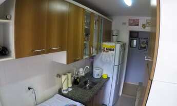 Imagem 4: Apartamento pronto pra morar, 3 dormitórios com armários embutidos, piso em carpete de mad