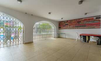 Imagem 6: Casa na Cidade Jardim, com 750 mts de construção, com vários ambientes, piscina, churrasqu