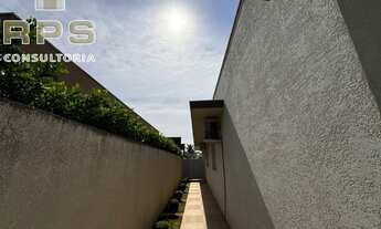 Imagem 4: Casa térrea no Condomínio Shambala 2 com 3 suítes, sala de estar e lareira, cozinha integr