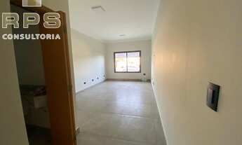 Imagem 4: Com um total de 03 dormitórios, sendo 01 suíte, sala de estar e sala de jantar espaçosas