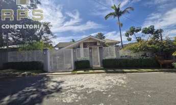 Imagem 2: Sobrado em localização excelente com 5 suítes, piscina e edícula