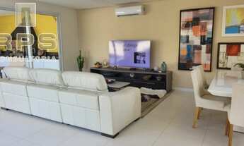 Imagem 7: Casa no condomínio Água Verde em Atibaia, 4 suítes sendo 1 delas com closet e banheira hid