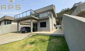 Imagem 4: Imóvel novo com : 04 Dormitórios sendo 04 Suítes ( 01 com closet ) 05 Banheiros Cozinha i