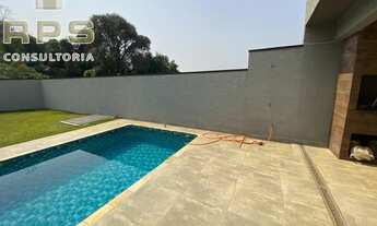 Imagem 3: Casa térrea à venda no bairro Belvedere, próximo ao centro de Atibaia, 3 quartos sendo tod