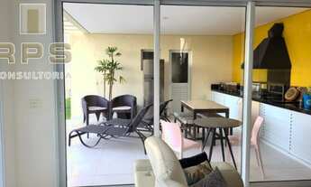 Imagem 3: Casa no condomínio Água Verde em Atibaia, 4 suítes sendo 1 delas com closet e banheira hid