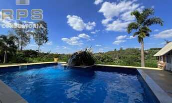 Imagem 1: Com um total de 04 suítes magníficas, sala de estar e sala de jantar espaçosas, uma cozinh