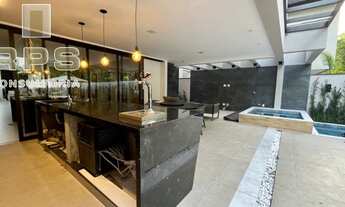 Imagem 6: Casa alto padrão com 6 Suítes, Sauna, Piscina Aquecida com cascata, SPA para 8 lugares ,Pr