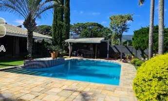 Imagem 2: Casa térrea no Jardim Itaperi em Atibaia com 04 dormitórios sendo 02 suites