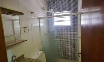 Imagem 7: Casa térrea com 2 dormitórios, vagas de garagem cobertas, cozinha espaçosa com armários no