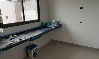 Imagem 5: Imóvel com 03 Dormitórios sendo uma suíte; Casa Térrea Sala com pé direito alto; 02 Banhei