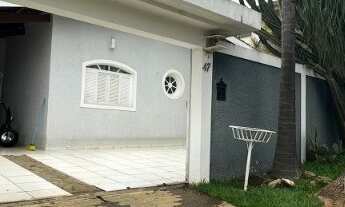 Imagem 5: Casa térrea para locação ou venda ,3 dormitórios com armários, sendo 1 suíte com ar-condic