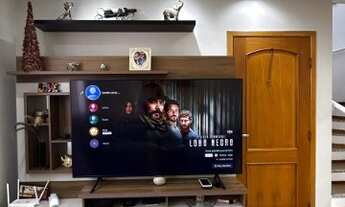 Imagem 2: Sobrado em condomínio Village perto do Palavra da vida com 3 dormitórios, quintal e ampla