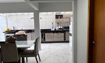 Imagem 6: Sobrado em condomínio Village perto do Palavra da vida com 3 dormitórios, quintal e ampla