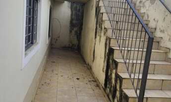 Imagem 5: Casa no Jardim Alvinópolis com 2 quartos Sala Cozinha Banheiro Garagem coberta, Nível infe