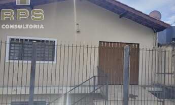 Imagem 2: Casa no Jardim Alvinópolis com 2 quartos Sala Cozinha Banheiro Garagem coberta, Nível infe