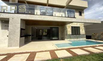 Imagem 6: Casa de alto padrão no Condomínio Reserva São Nicolau conta com 300m2, 4 suítes, salas amp