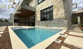 Imagem 5: Casa de alto padrão no Condomínio Reserva São Nicolau conta com 300m2, 4 suítes, salas amp