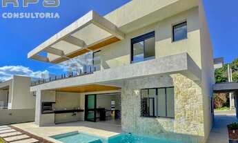 Imagem 3: Casa de alto padrão no Condomínio Reserva São Nicolau conta com 300m2, 4 suítes, salas amp