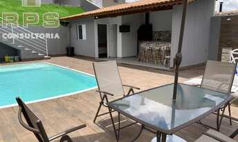 Imagem 1: Casa de campo à venda em Atibaia com 3 quartos sendo 2 suítes e 2 vagas no Pedra Bela, com