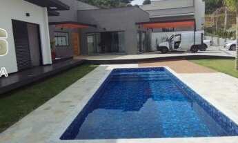 Imagem 2: Casa a venda em Atibaia com 3 quartos sendo 3 suítes e 4 vagas no condomínio Shambala III