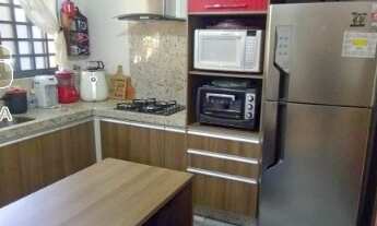 Imagem 2: Casa a venda em Atibaia no Jardim Maristela com 3 quartos e 5 vagas de garagemx piscinax á