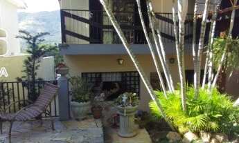 Imagem 6: Casa a venda em Atibaia no Jardim Maristela com 3 quartos e 5 vagas de garagemx piscinax á