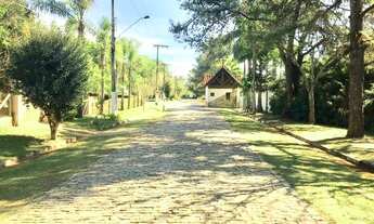 Imagem 2: Chácara a venda no Condomínio Horto Ivan, 5 quartos sendo 2 suítes, piscina , churrasqueir