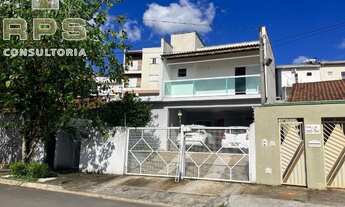 Imagem 1: Imóvel com 03 dormitórios sendo 02 suites , sala de estar e sala de jantar , cozinha , lav