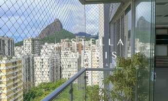 Imagem 2: Leblon, Apartamento reformado, espetacular, com varanda e vista livre parcial para o mar