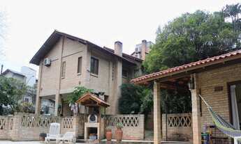 Imagem 5: Casa à venda com terreno de 960 m², 3 dormitórios, sendo 1 suíte Master com banheira de h