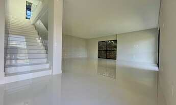 Imagem 4: Linda casa à venda, NOVA em alto padrão, com 360,00m², 4 suítes, piscina no Córrego Grande