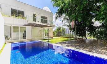 Imagem 4: 4 dormitórios, 4 suíte, 5 banheiro, 5 vagas na garagem, 595M² de Área Construída