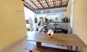 Imagem 3: 4 dormitórios, 1 suítes, 3 banheiro, 2 vagas na garagem