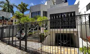 Imagem: 8 banheiro, 3 vagas na garagem