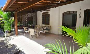 Imagem: 4 dormitórios, 1 suítes, 2 banheiro, 1